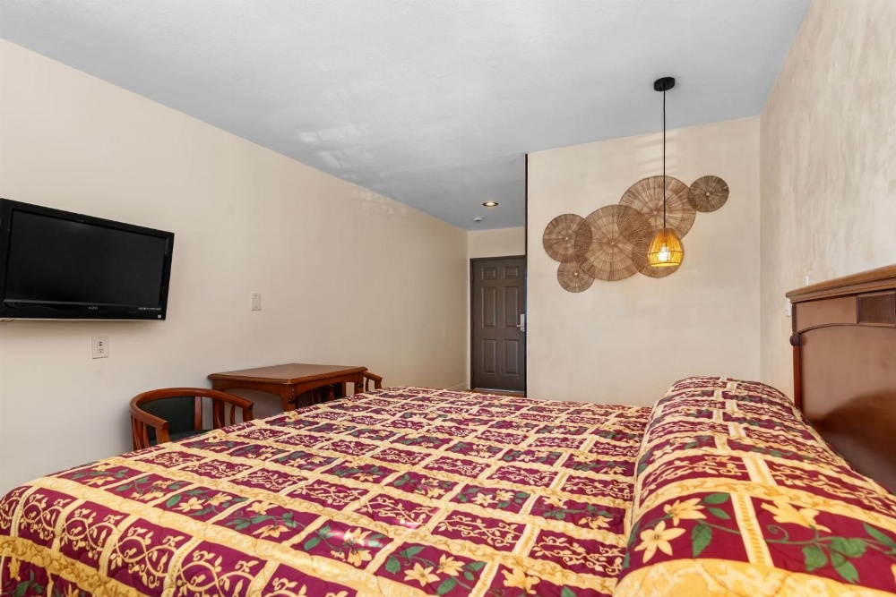 Beverly Inn Main image