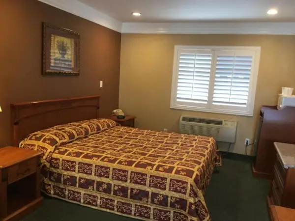 Beverly Inn 4