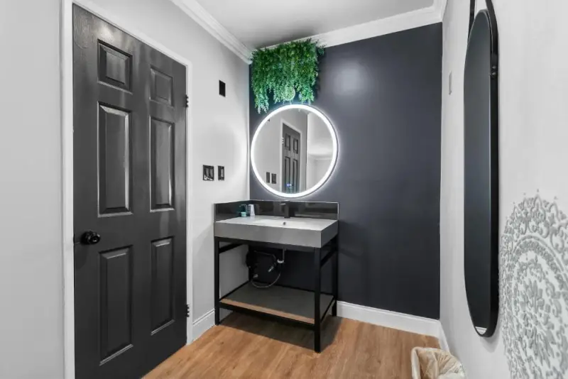 Deluxe King Suite
